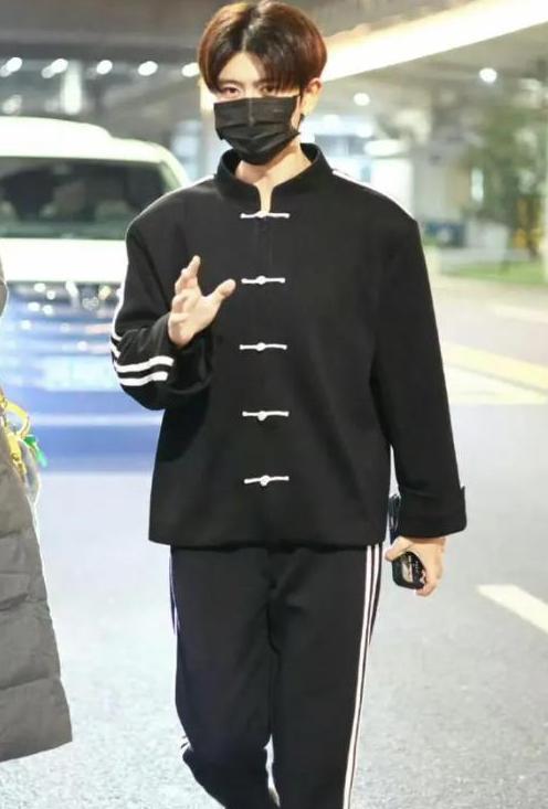 了？这几位大明星“捞钱”的样子太难看了long8国际龙8为了割韭菜脸面都不要(图6)