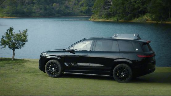 腾势N9震撼上市不再低调3898万元起long8国际龙8科技重构旗舰SUV！(图4)
