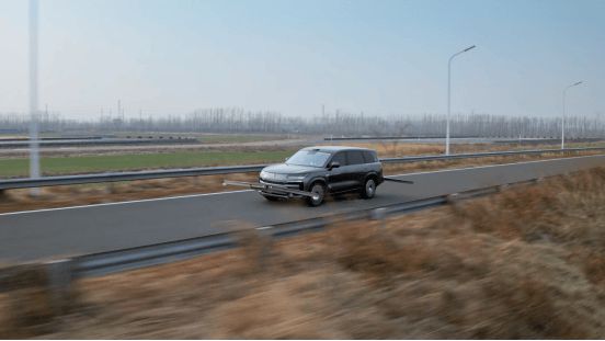 腾势N9震撼上市不再低调3898万元起long8国际龙8科技重构旗舰SUV！(图11)