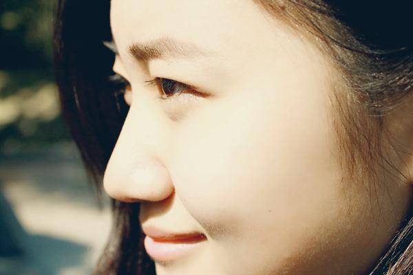 女子戴蒸汽眼罩睡觉视力受损敲响警钟正确使用方法你get了吗？(图1)